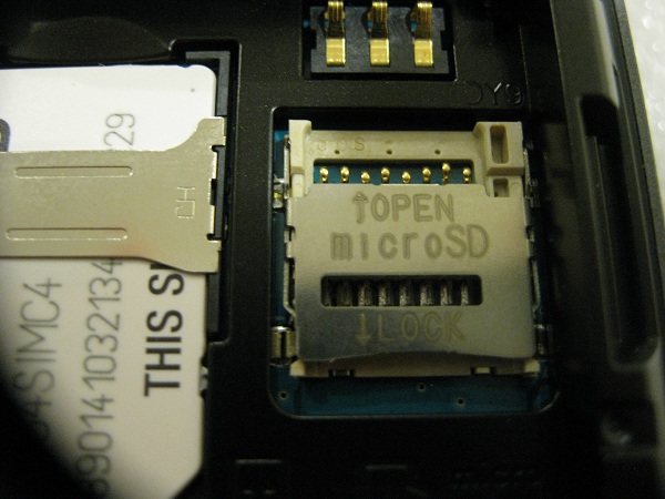 lg 620g microsd card slot